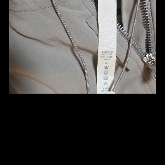 lululemon Women's Gray Hooded Jacket - Picture 4 of 5